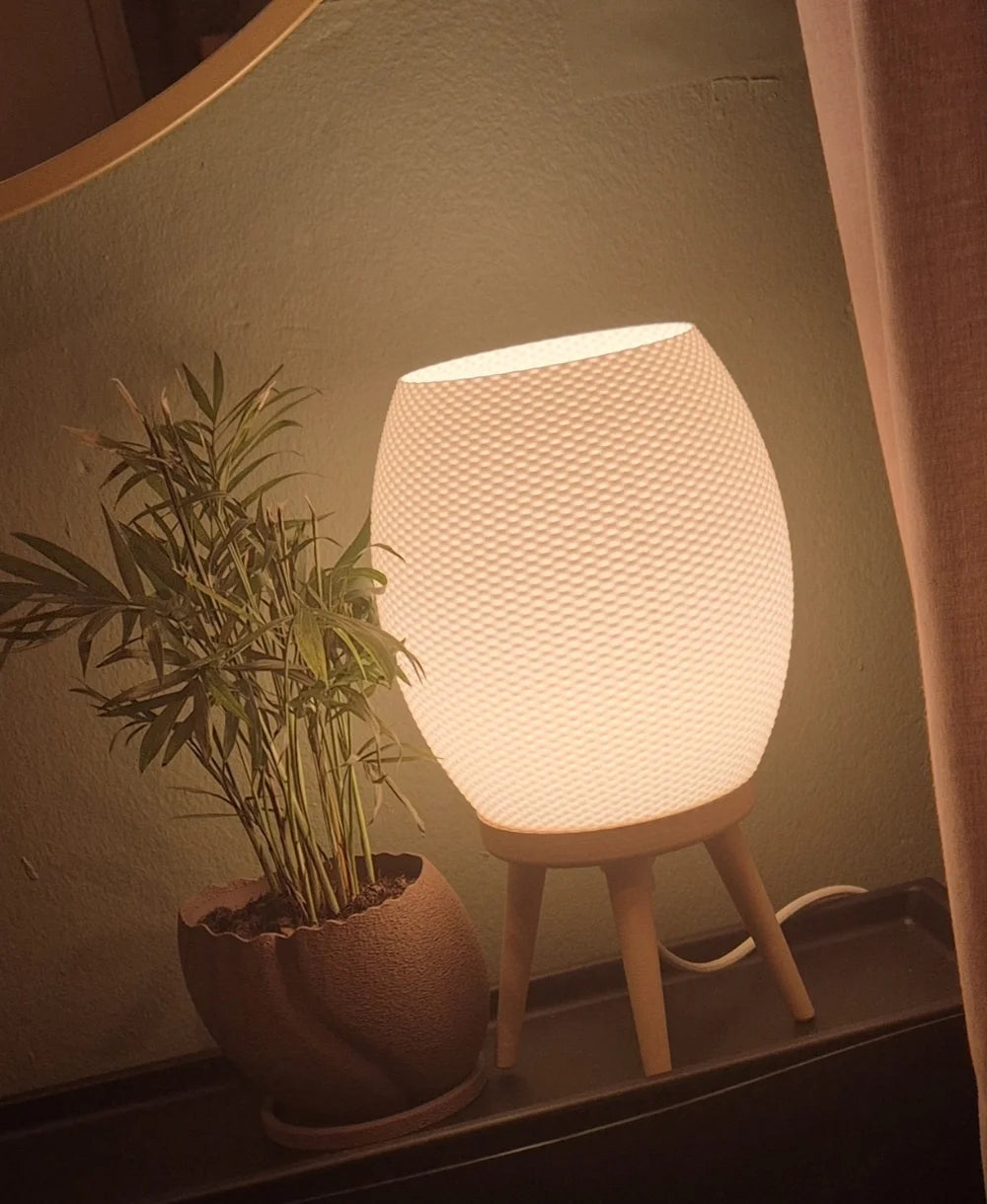 Lunair Table Lamp With Legs, App-Controlled (16M Colours)