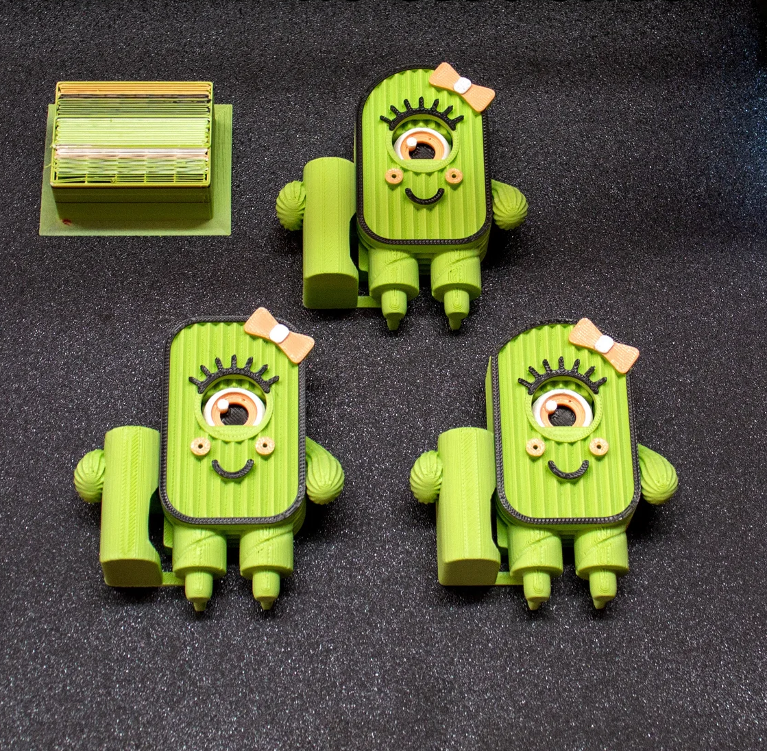 Minions Desk Pen Holder, Modular Desk Organizer, Boy & Girl Characters