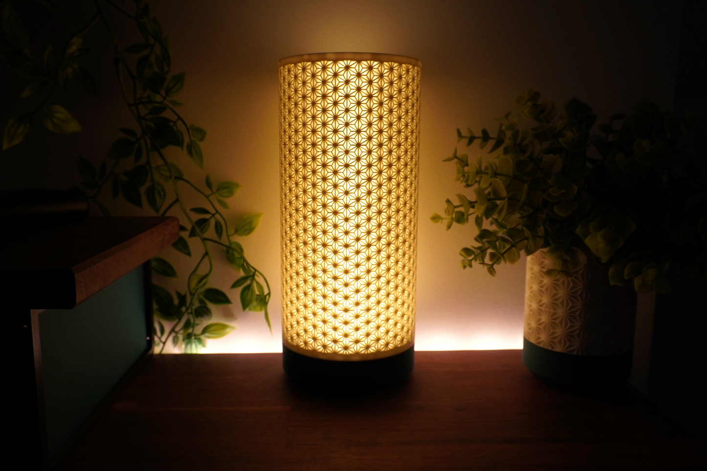 Kumiko Smart Table Lamp - App Controlled (16M Colours)