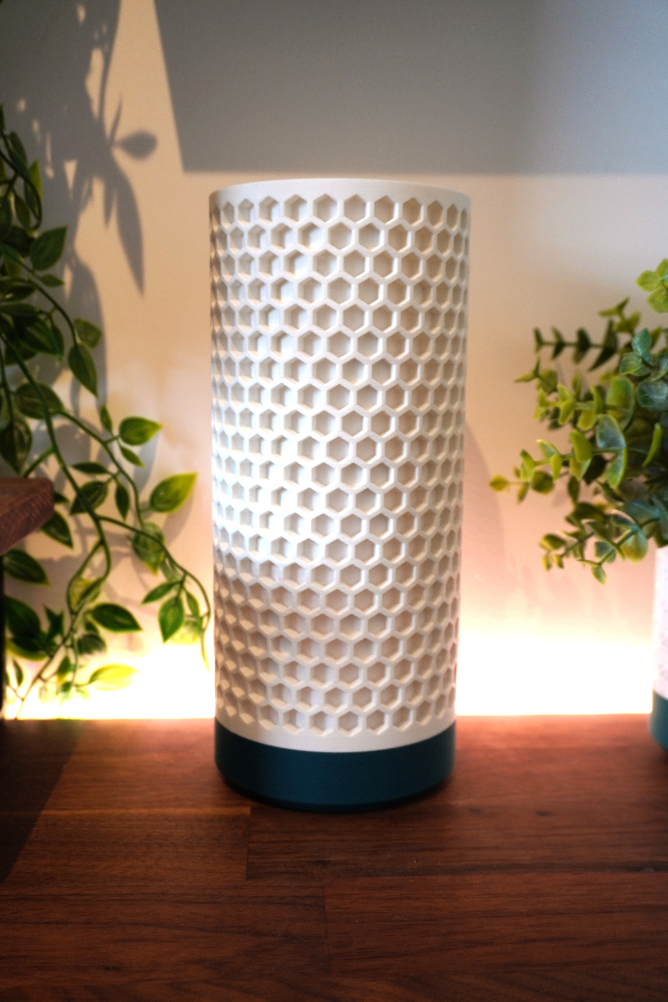 Honeycomb Smart Table Lamp - App Controlled (16M Colours)