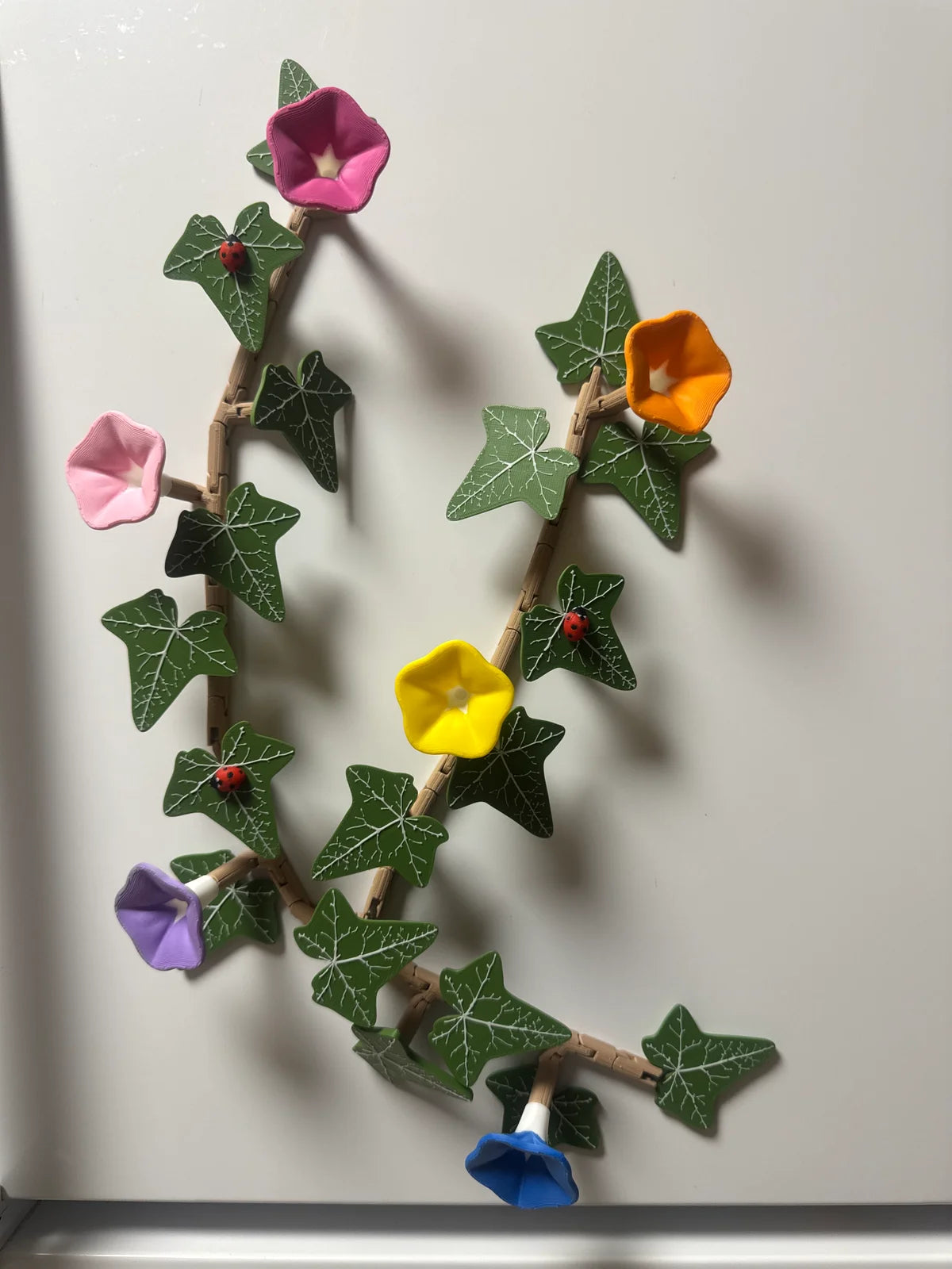 MagLeaf Magnetic Vine With Articulating Stems, Fridge Magnet (Morning Glory & Ivy Leaf)
