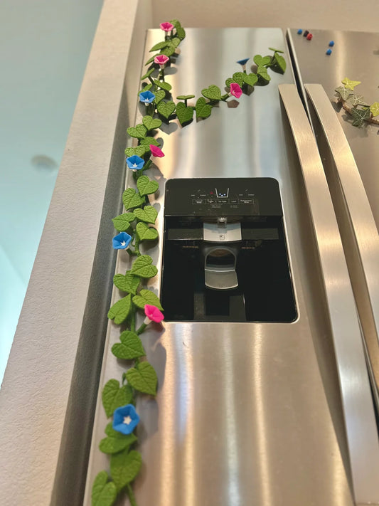 MagLeaf Magnetic Vine With Articulating Stems, Fridge Magnet (Morning Glory & Ivy Leaf)