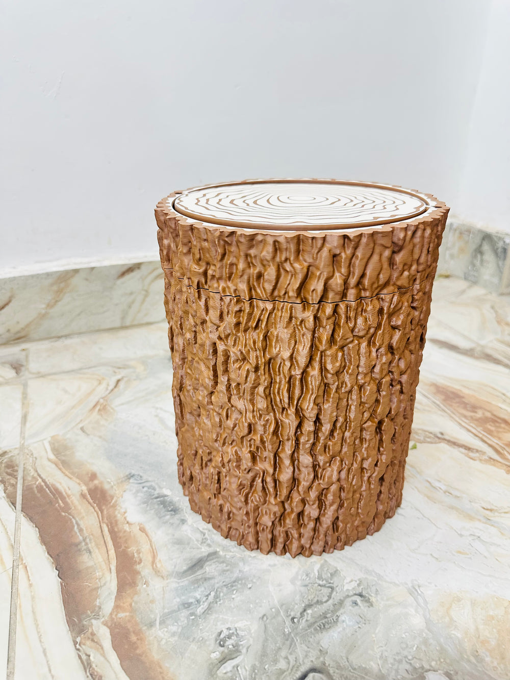 Tree Trunk Trash Can with Swing Lid (Wastebasket, Dustbin)