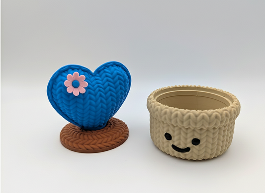 Knitted Love Heart Cactus Smiley Pot (Threaded Design) – Valentine Gift